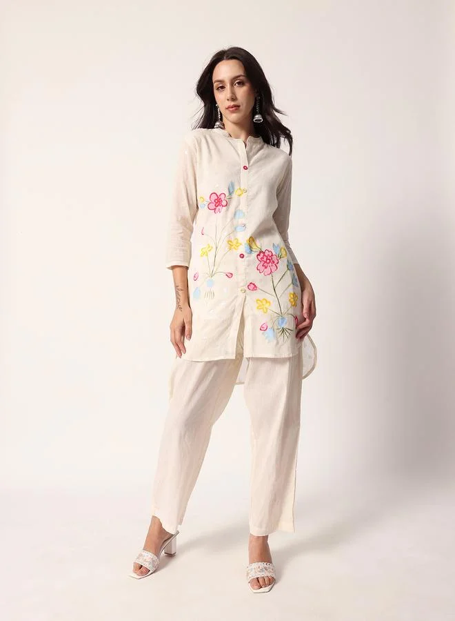 آي شين طقم كورتا نسائي قطن أوف وايت بتصميم مضلع بقصة عادية مع بنطلون بالازو