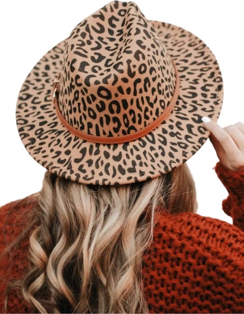 Tezzgelsin Women's Leopard Patterned Panama Fedora Hat  - Image 3