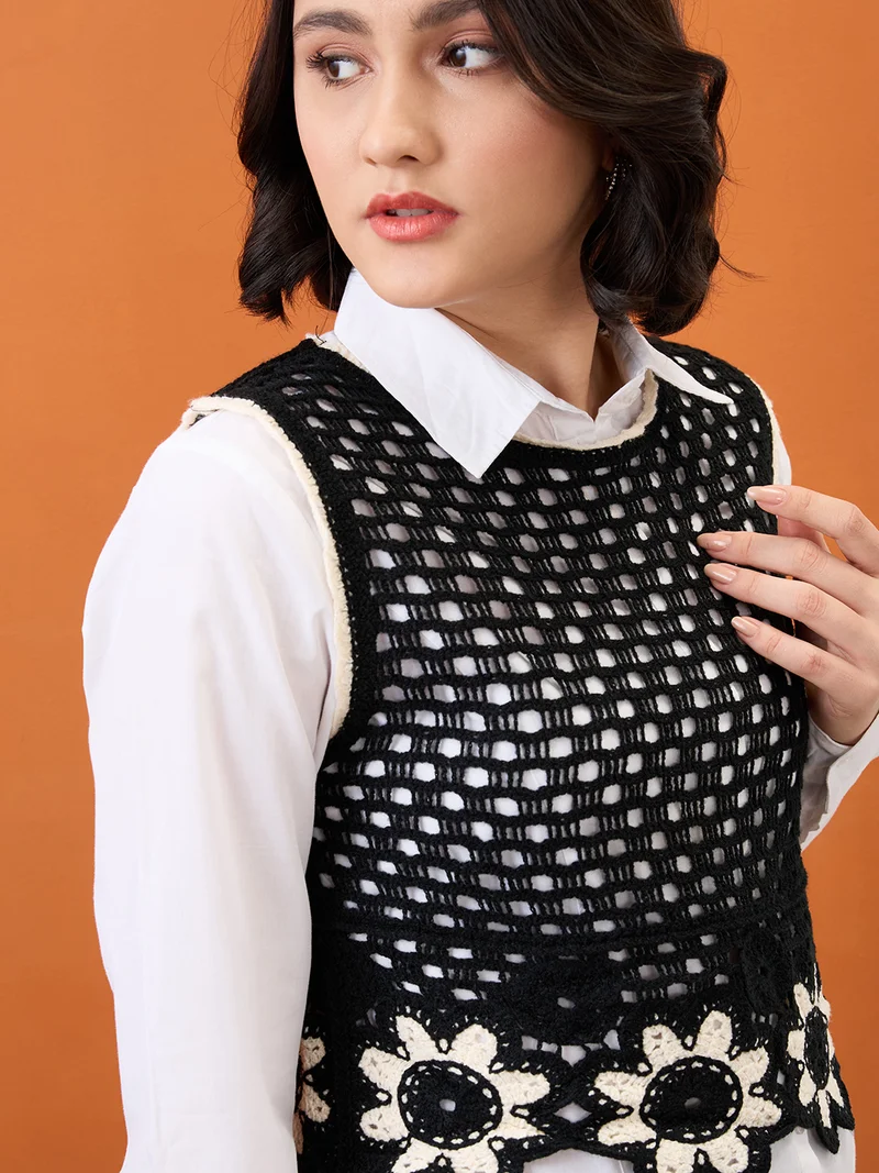 Women Black Round Neck Floral Embroidered Crochet Crop Vest Top