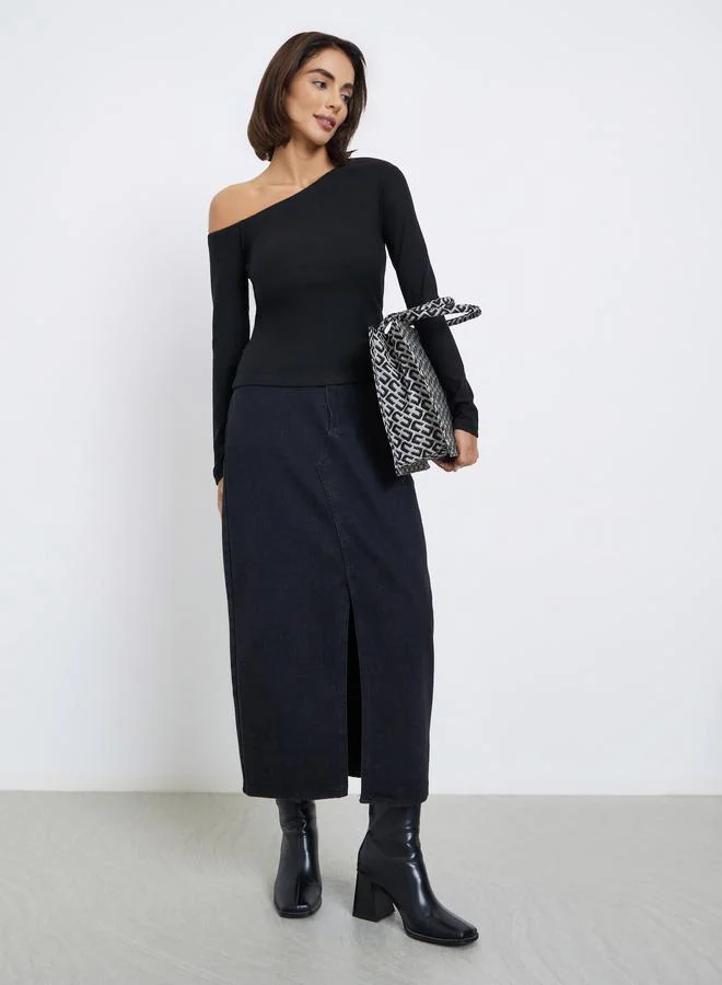 ستايلي بلوزة محبوكة بياقة غير متماثلة الطول