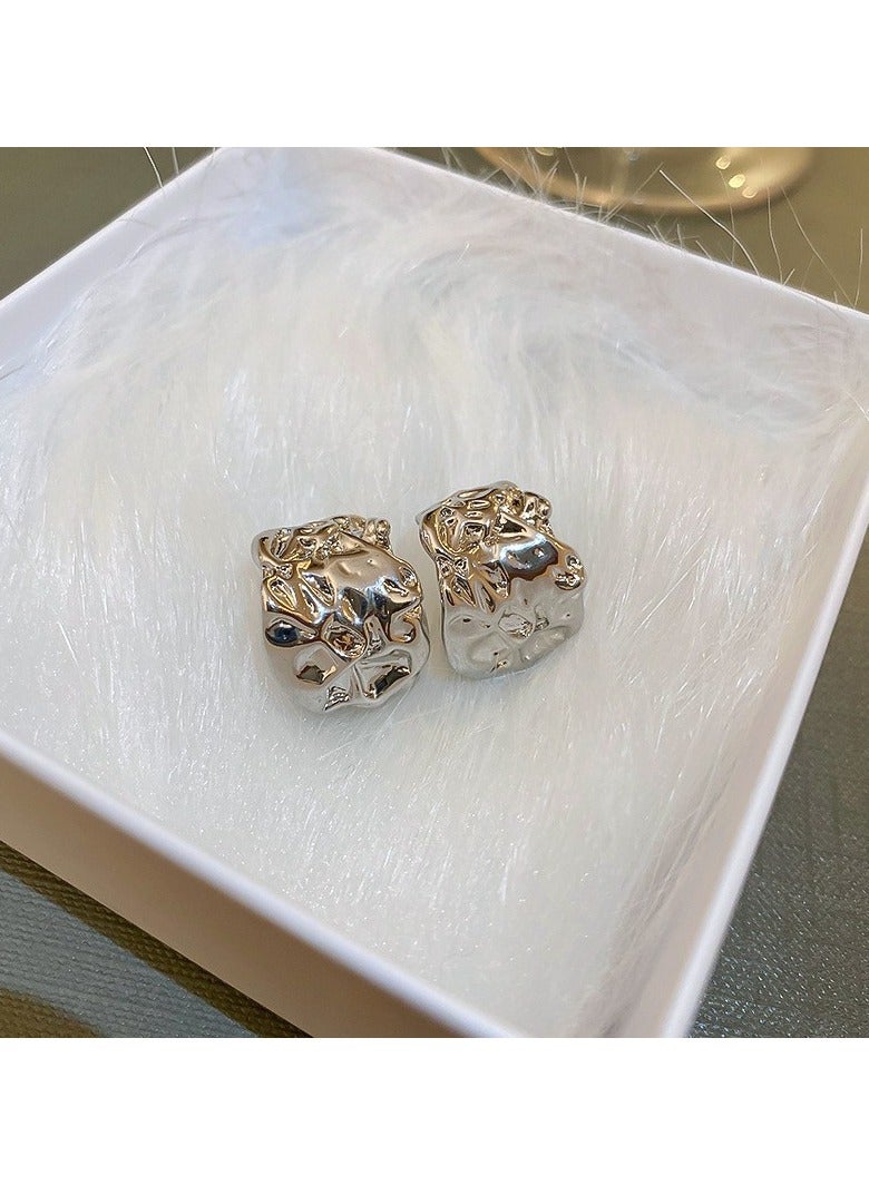 Silver Ruffled C-Shaped Earrings 
