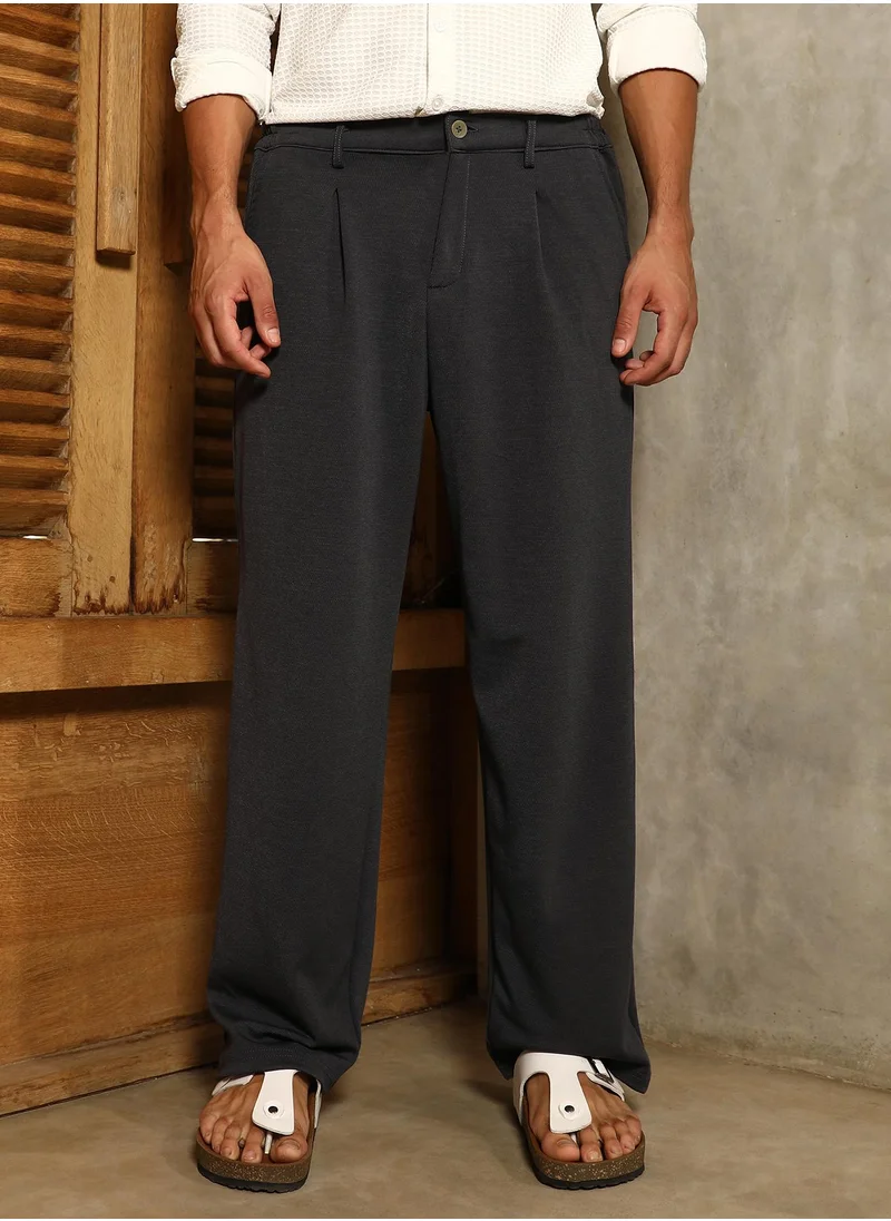 كامبوس سوترا Campus Sutra Men's Midnight Black Micro-Waffle Straight-Leg Trousers For Casual Wear | Mid-Rise | Straight Fit | Button Closure | Trousers Crafted With Comfort Fit For Everyday Wear