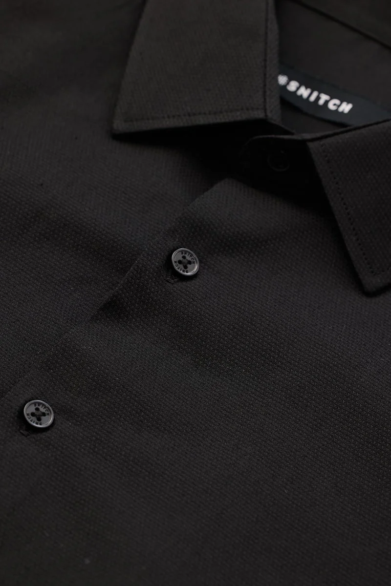 SNITCH Black Slim Fit Easy Iron Shirt