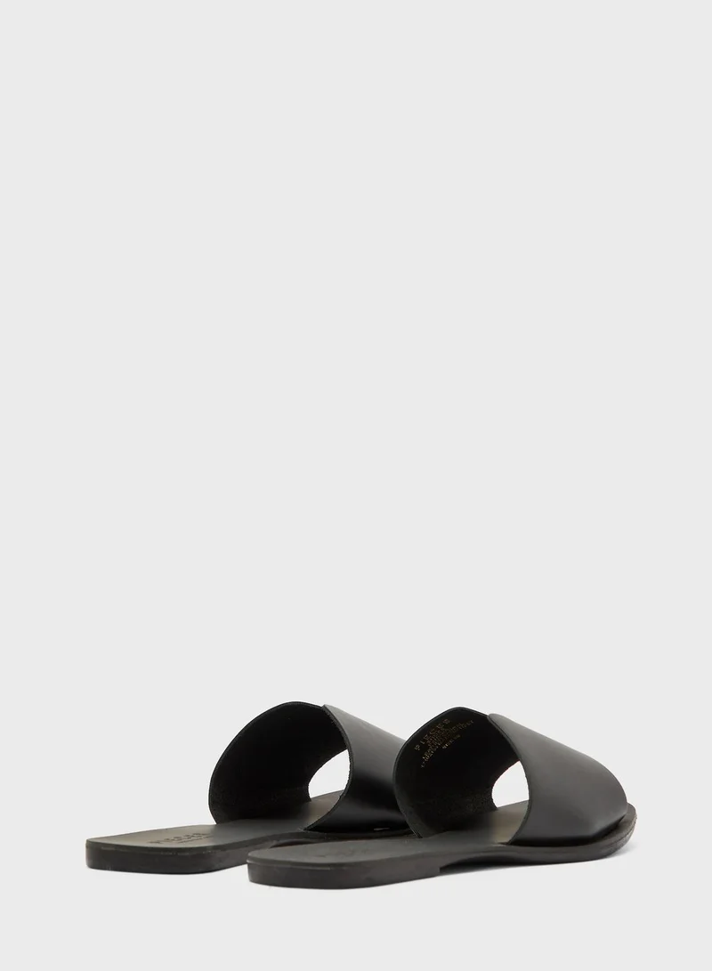 PIECES Nora Flat Sandals