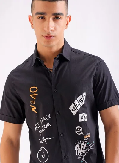 شركة المرآب الهندية Men Slim Fit Graphic Print Half Sleeves Cutaway Collar Casual Shirt