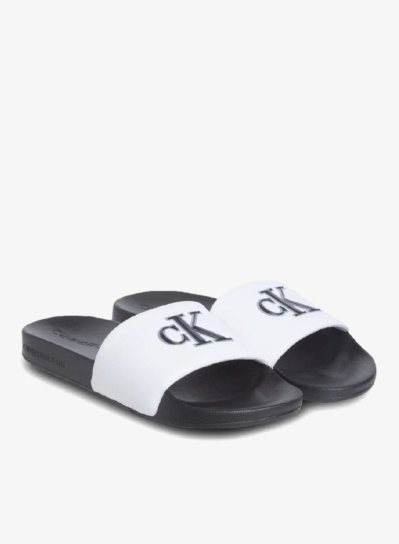 كالفن كلاين جينز شبشب مزين بشعار كلفن كلاين - Image 2