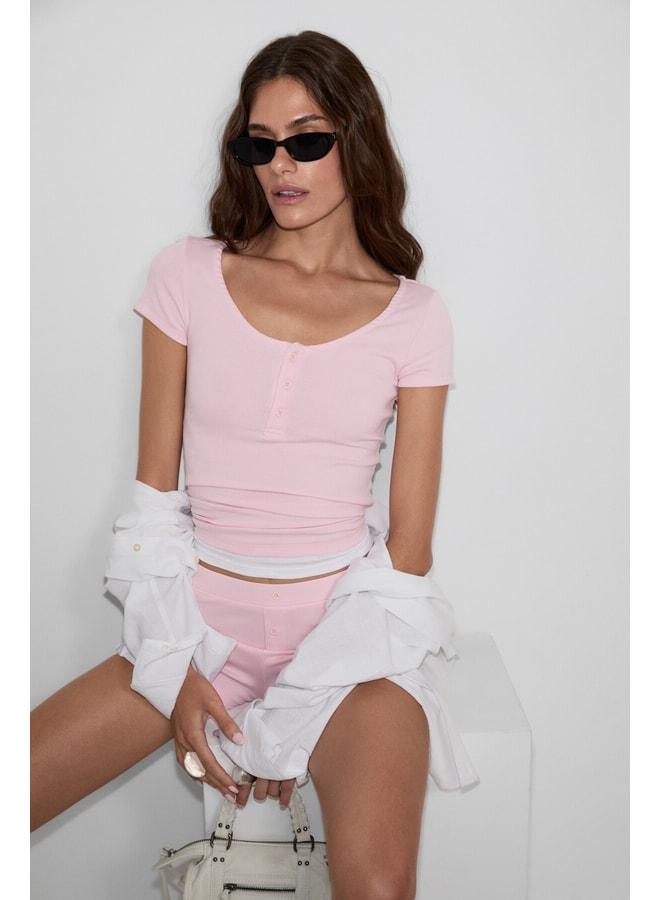 GRIMELANGE PIRENDO Women's Pink Set with Cut-out and Buttoned Collar, Contrast-Trimmed Shorts. - Image 3