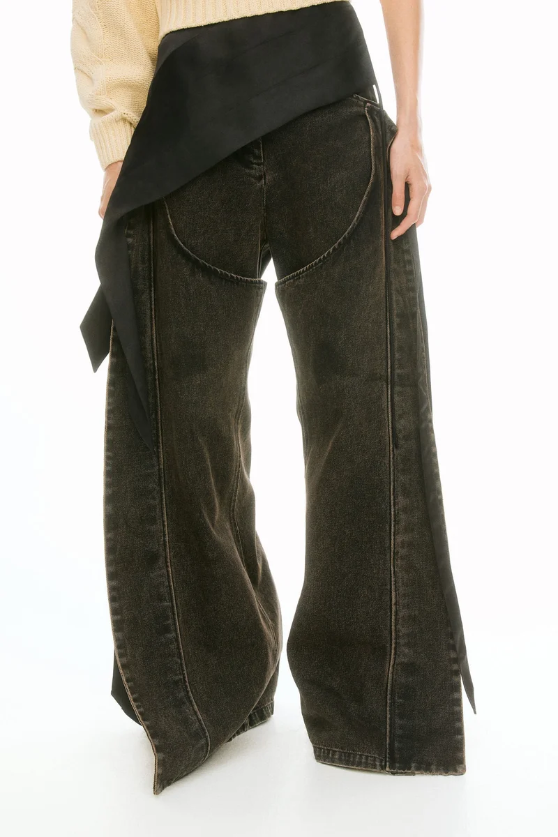 اتش اند ام بنطلون بطبقة شابس بتصميم عصري