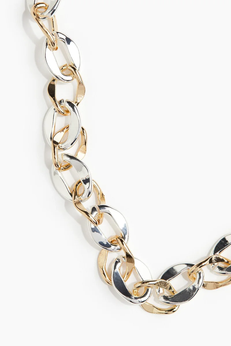 اتش اند ام قلادة ملونة