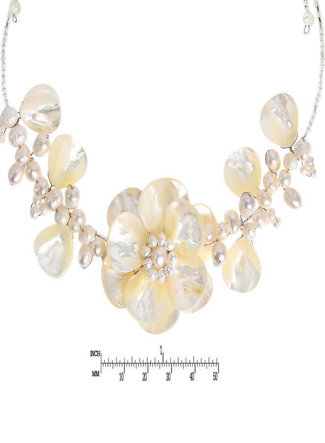 ايرافيدا قلادة أنيقة من إيرافيدا، بتصميم باقة زهور بيضاء، مصنوعة من عرق اللؤلؤ الأبيض واللؤلؤ، قابلة للتعديل، مناسبة لحفلات الزفاف والمناسبات الرسمية. - Image 3