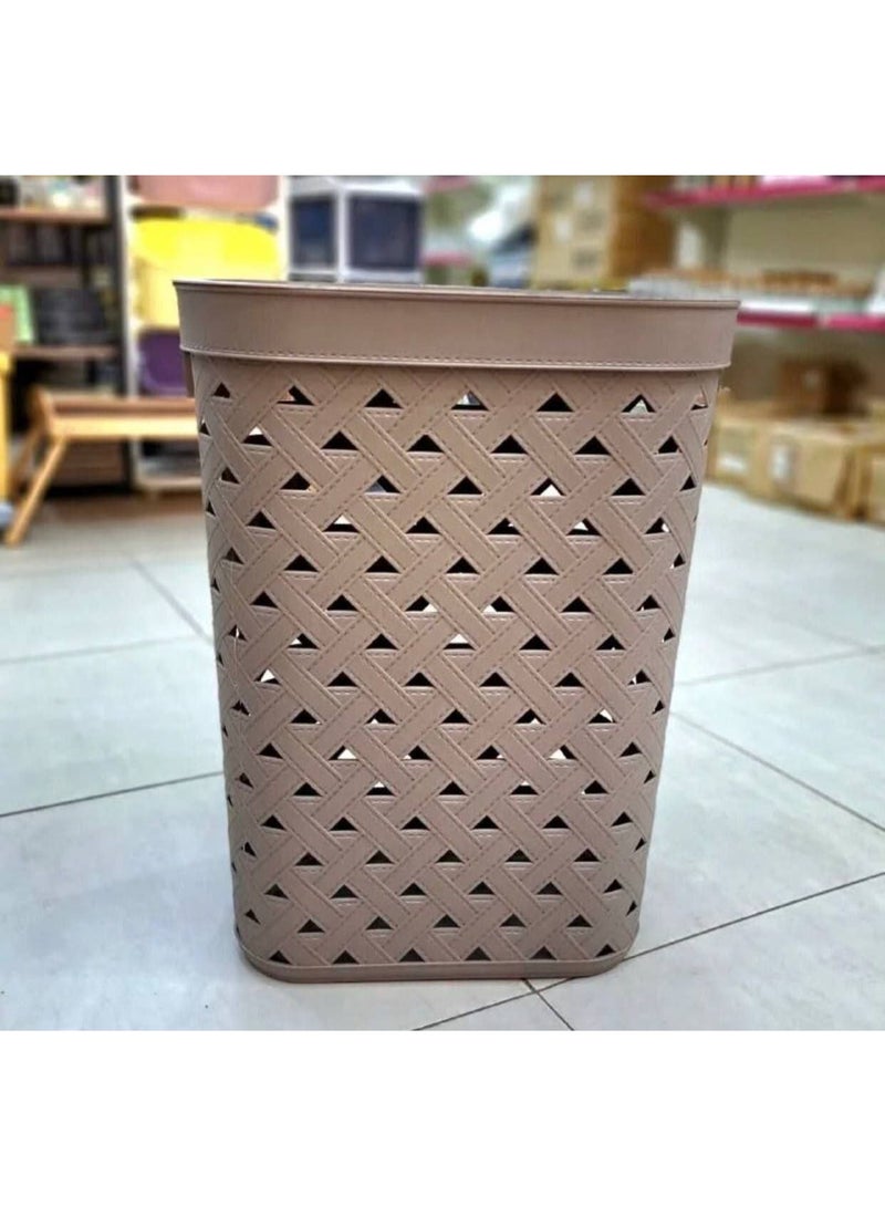 AKSA 50-liter plastic laundry basket with lid