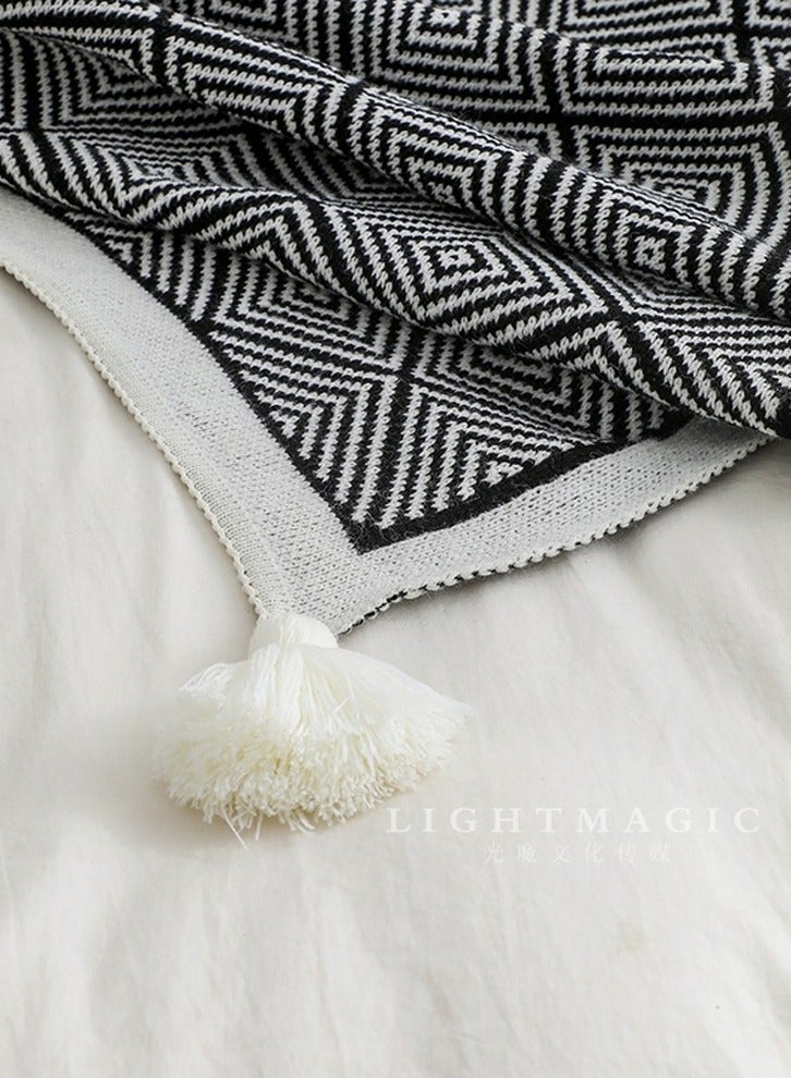 Loquat Bohemian Style Knitted Jacquard Weave Soft Throw Blanket Black/White  - Image 2
