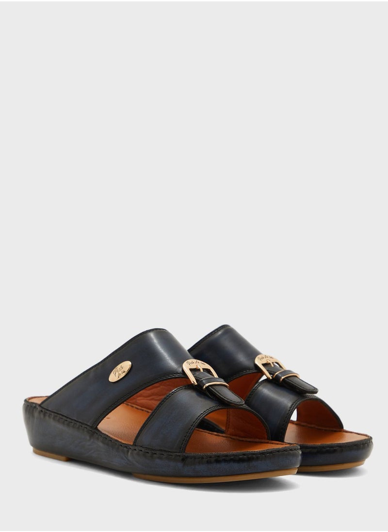 Posh La Vie - Trendy Arabic Sandals - Image 1