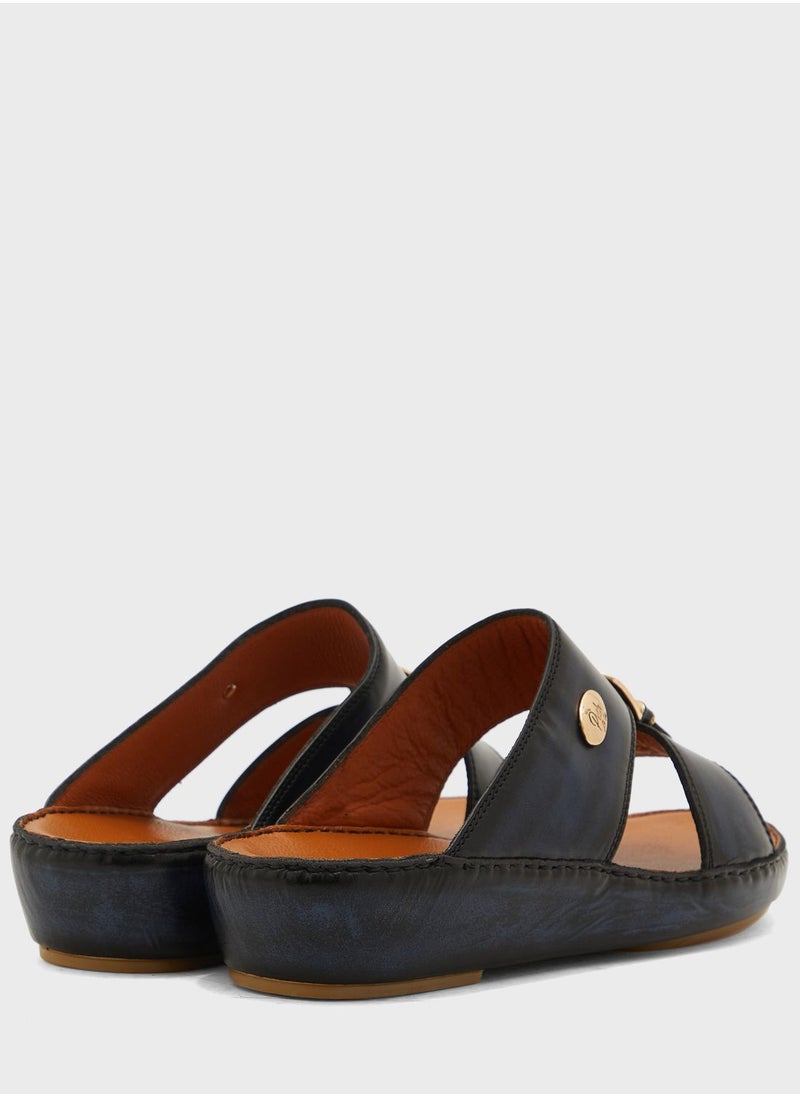 Posh La Vie - Trendy Arabic Sandals - Image 1