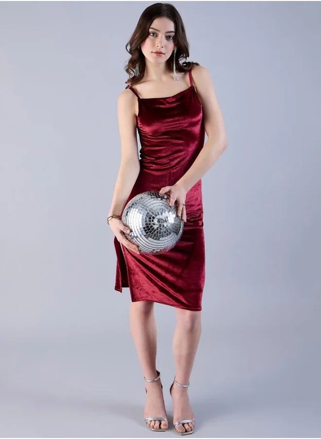 مرفوعة Women Fitted Party Wear Solid Midi Dress