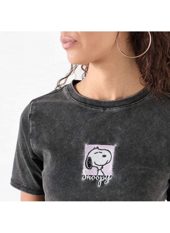 SP Characters Snoopy Embroidered T-shirt and Crew Neck and Short Sleeves  - Image 3