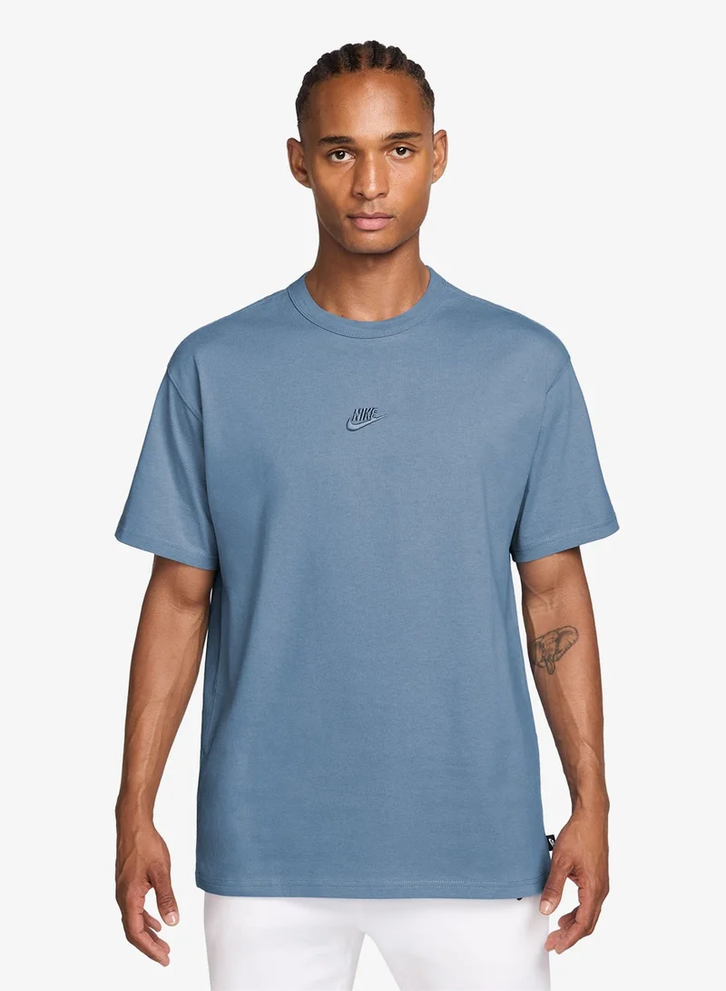 نايكي تيشيرت أساسي فاخر مستدام