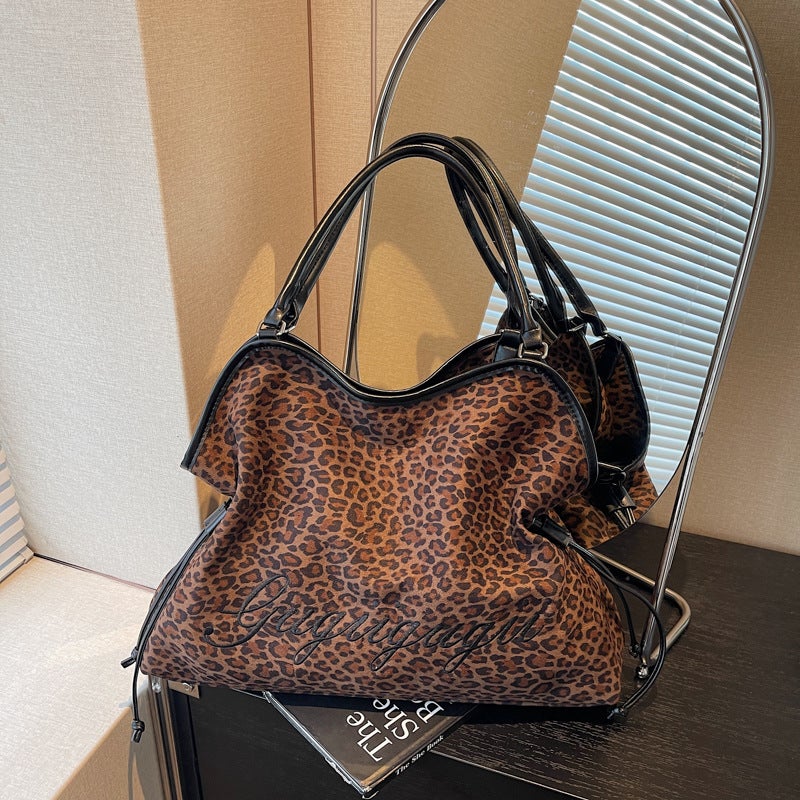 Women's Large Capacity Suede Shoulder Tote Bag with Magnetic Closure - Image 1