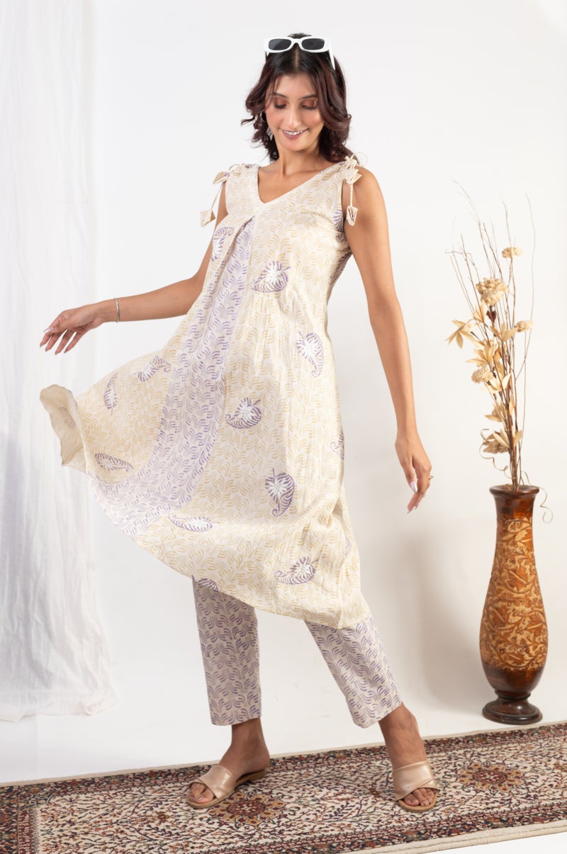 UNDYED طقم كورتا قطن مطبوع يدوي باللون البيج للنساء - Image 1