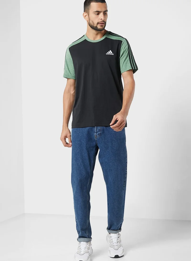 adidas تيشيرت بشعار الماركة