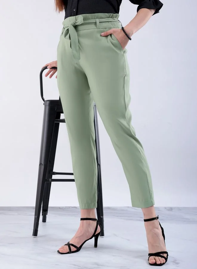 مرفوعة Women Slim Fit Solid Mid-Rise Elasticated Ruffle Waist Trousers