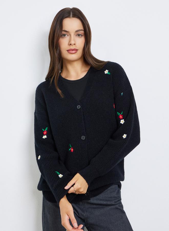 ستايلي كارديجان بقصة عادية وتفاصيل مُطرّزة - Image 3
