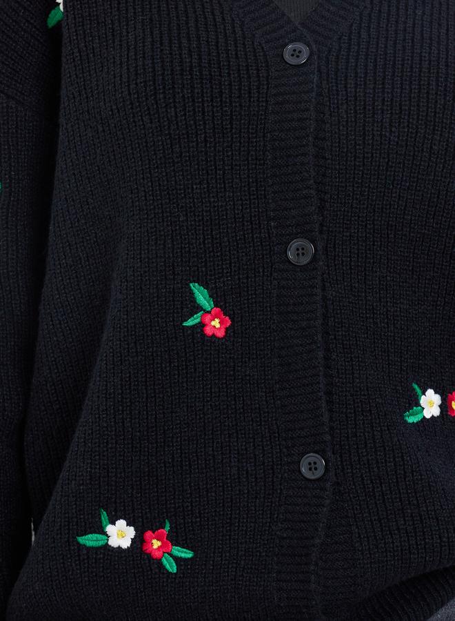 ستايلي كارديجان بقصة عادية وتفاصيل مُطرّزة - Image 4