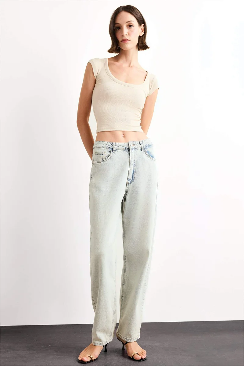 ديفاكتو Crew Neck Short Sleeve T-Shirt
