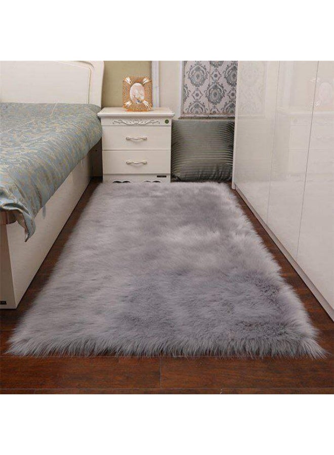 Luxurious Faux Fur Rug: A Touch of Elegance and Comfort for Your Home - 100cm x 150cm - Gray