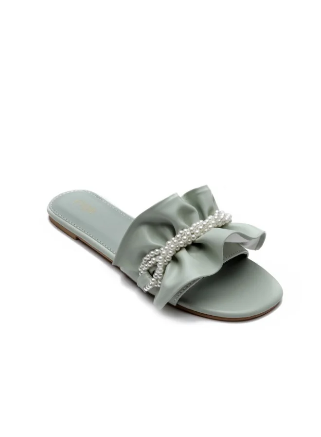 فايور صندل نسائي مزين باللؤلؤ بتفاصيل مكشكشة