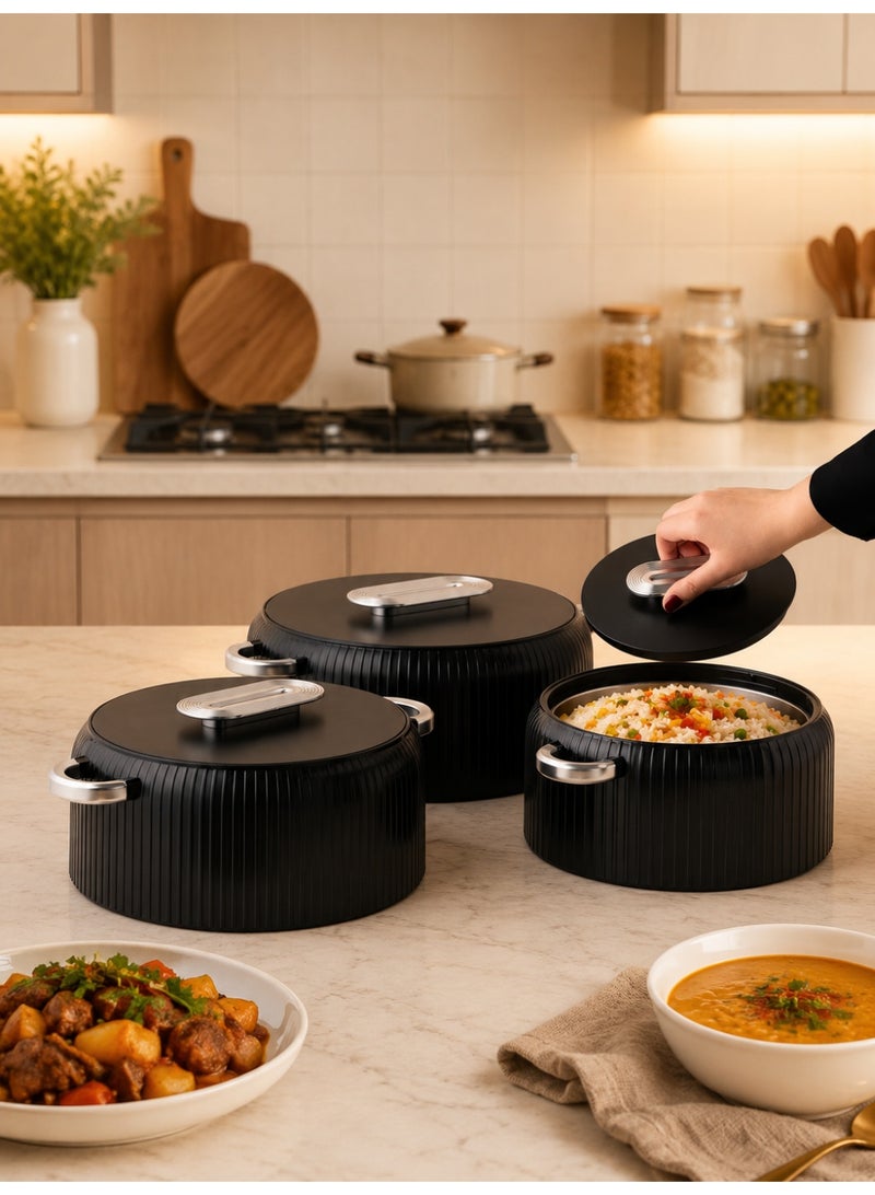 تشيلو طقم حافظات طعام حرارية فاخرة 3 قطع بأحجام 1000 / 1500 / 2500 مل – حافظات تقديم معزولة بغطاء ومقابض أنيقة – ستانلس ستيل لحفظ الحرارة والبرودة – تصميم عصري للمطبخ والسفرة - Image 2
