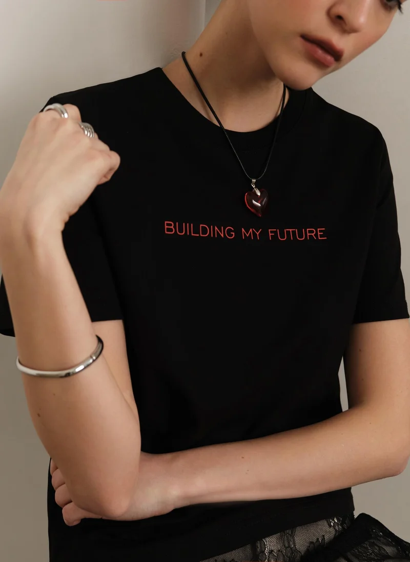 Lichi Straight T-shirt with lettering on the chest