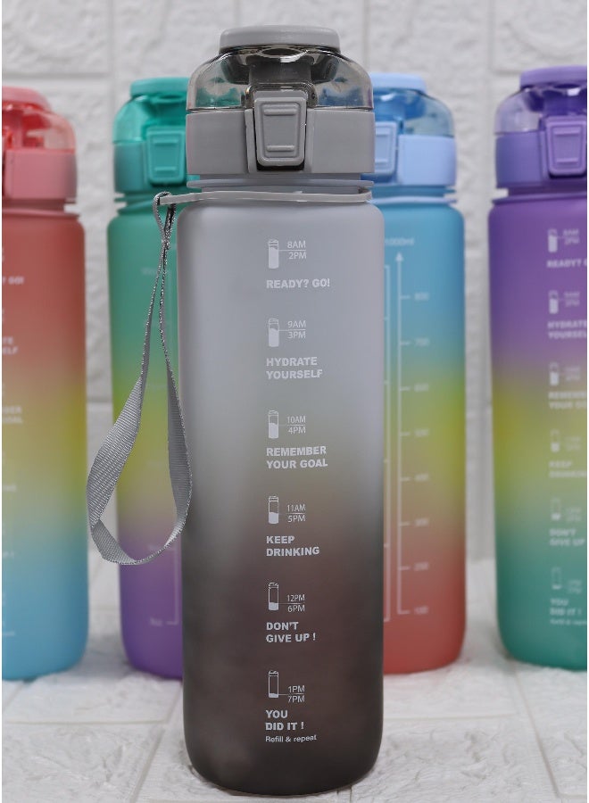 توشيونيكس زجاجة مياه رياضية تحفيزية سعة 1000 مل مع علامات زمنية، وغطاء يعمل بلمسة واحدة، وفوهة قلابة، وماصة مدمجة، وتصميم حزام حمل مزدوج وملصقات مجانية لطيفة - خالية من مادة BPA، وغطاء مانع للتسرب، وصديقة للبيئة، مصنوعة من البلاستيك، وقابلة لإعادة الاستخدام، وزجاجة مياه تذكيرية للشرب للبالغين والأطفال في المدرسة والمكتب والترطيب اليومي والصالة الرياضية واللياقة البدنية والأنشطة الخارجية والرياضة والسفر، زجاجة سعة 32 أونصة - Image 2