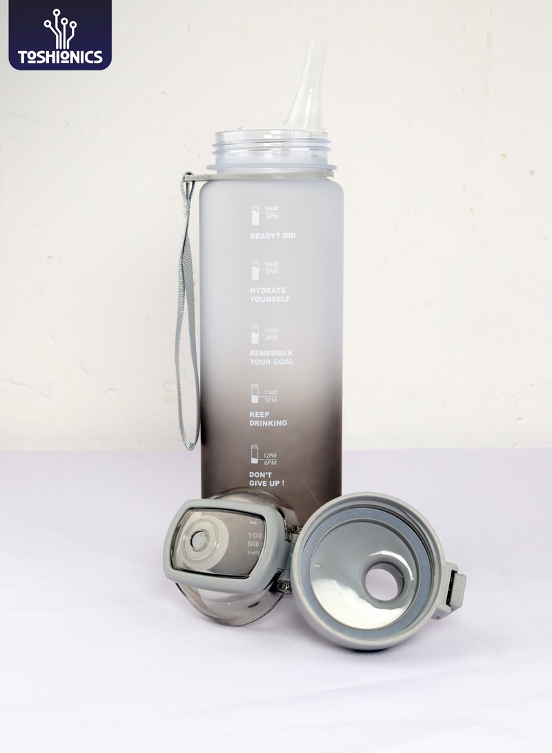 توشيونيكس زجاجة مياه رياضية تحفيزية سعة 1000 مل مع علامات زمنية، وغطاء يعمل بلمسة واحدة، وفوهة قلابة، وماصة مدمجة، وتصميم حزام حمل مزدوج وملصقات مجانية لطيفة - خالية من مادة BPA، وغطاء مانع للتسرب، وصديقة للبيئة، مصنوعة من البلاستيك، وقابلة لإعادة الاستخدام، وزجاجة مياه تذكيرية للشرب للبالغين والأطفال في المدرسة والمكتب والترطيب اليومي والصالة الرياضية واللياقة البدنية والأنشطة الخارجية والرياضة والسفر، زجاجة سعة 32 أونصة - Image 1