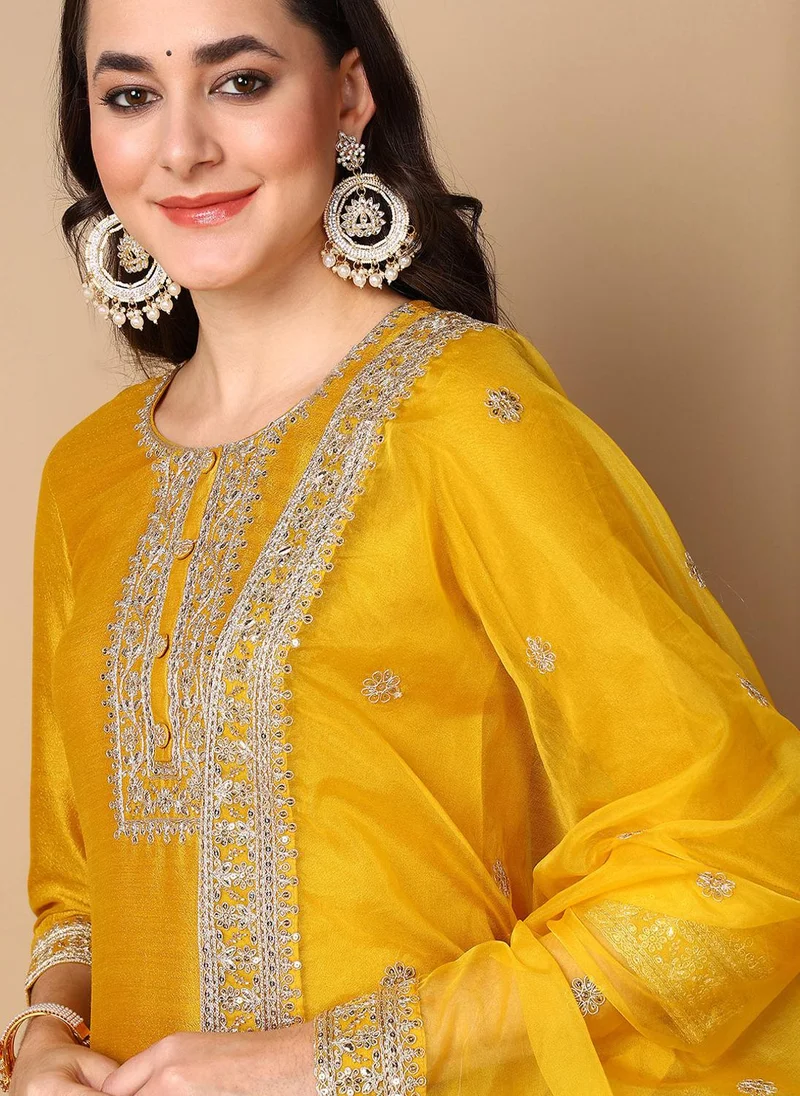 زيري سوق Yellow Silk Blend Solid Embroidered Straight Kurta Trouser With Dupatta