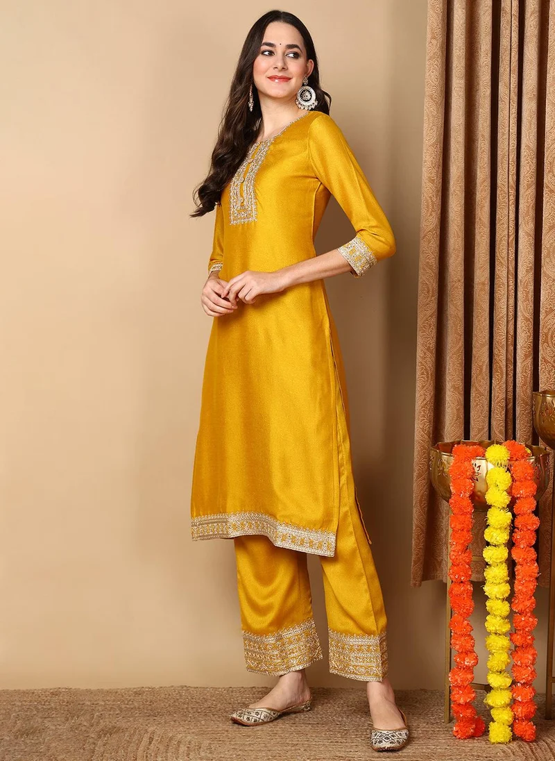 زيري سوق Yellow Silk Blend Solid Embroidered Straight Kurta Trouser With Dupatta