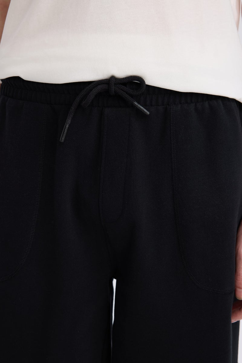 DeFacto Man Slim Fit Thin Sweatshirt Fabric Super Skinny Hem Shorts - Image 4