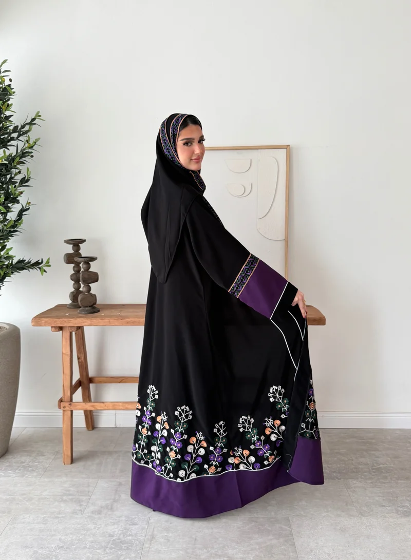عبايات لوسين عباية كريب ملكي بتطريز انيق وتدخيلات موف