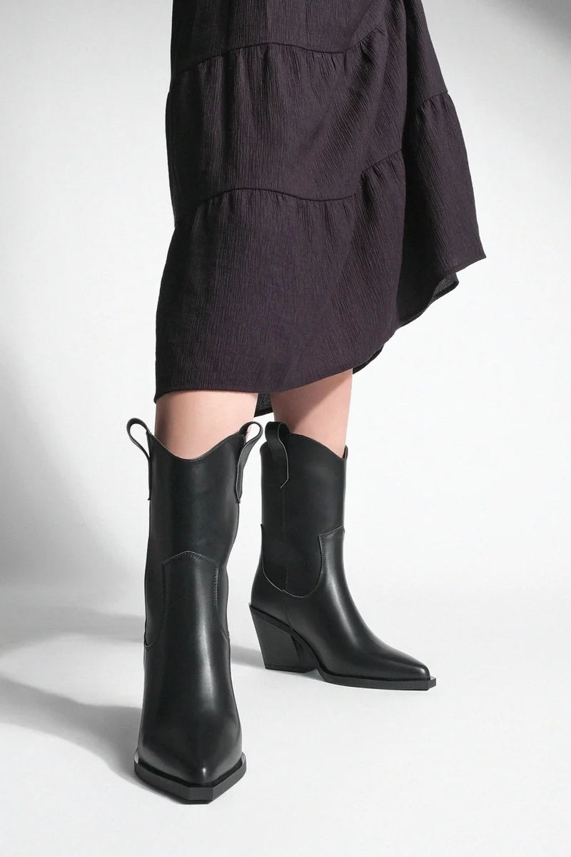 مارجين Women's Thick Heel Pointed Toe Western Boots Legor