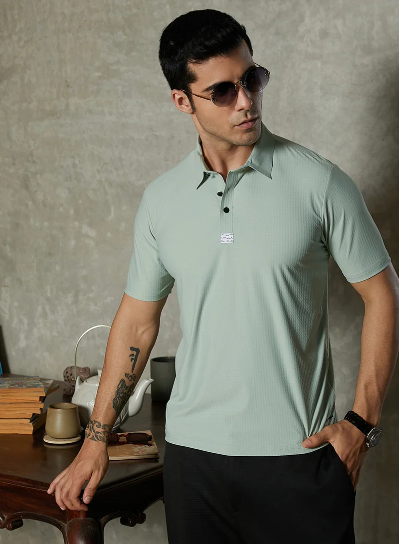 Campus Sutra Campus Sutra Men's Saltbox Beige Seamless Cuboid Polo T-Shirt For Casual Wear | Polo Neck | Short Regular Sleeves | Half-Button Closure | T-Shirt Crafted With Comfort Fit For Everyday Wear
