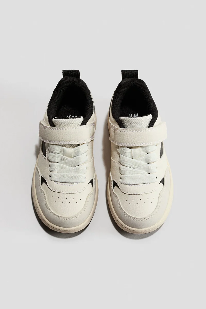 اتش اند ام حذاء رياضي