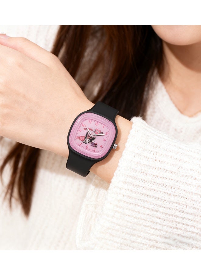 طقس مربعة سوداء كرتونية بنمط كورومي من سانريو ساعة للأطفال بشرائط صلبة من السيليكون الناعم مناسبة لجميع الأعمار هدايا ساعات للأطفال للاستخدام اليومي والاستخدام في المدرسة والملابس العادية والمناسبات - Image 4