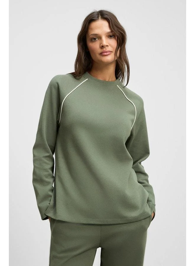 Ethiquet ELSBETH Women's bicycle collar with side slit, Reglan sleeves, oversized waist with elastic, pipe-style pants, khaki top and bottom.