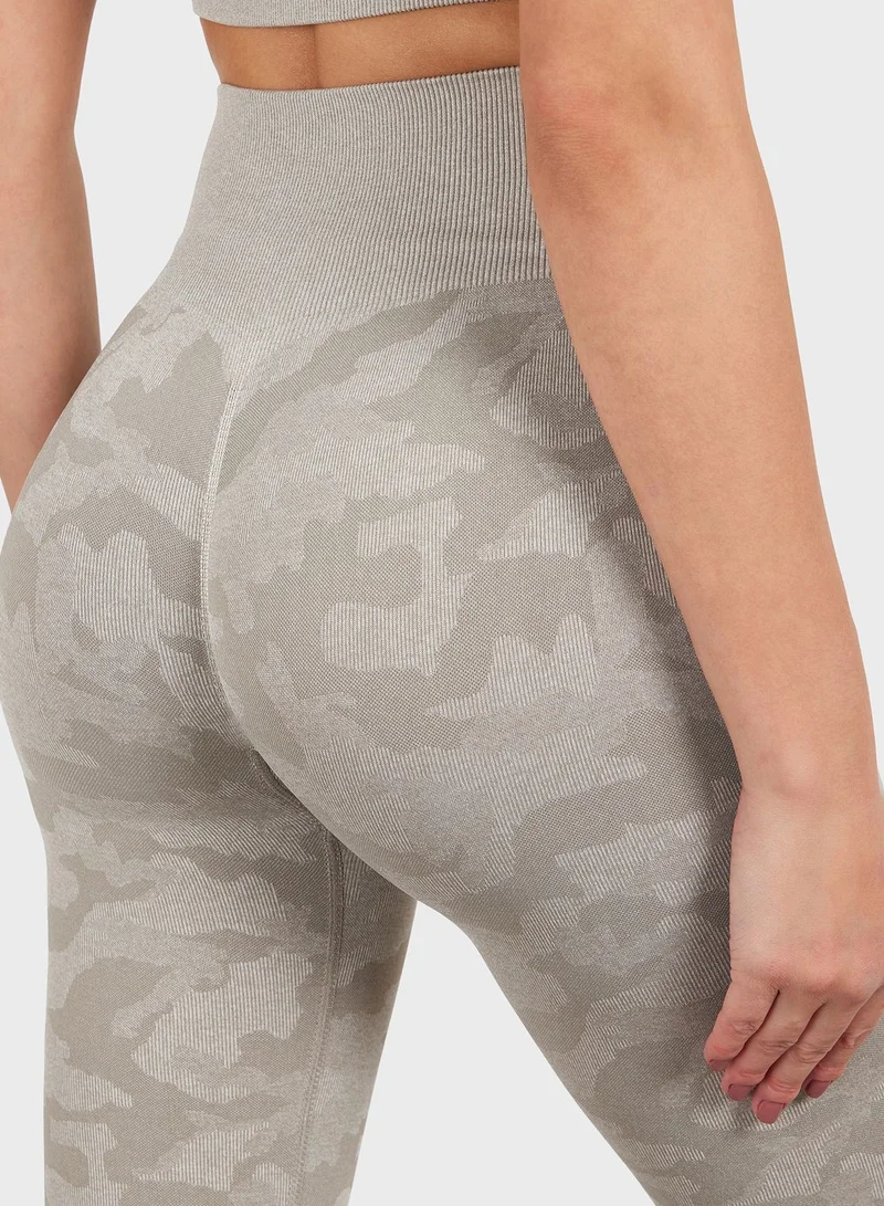 The Giving Movement Seamless Camo Leggings
