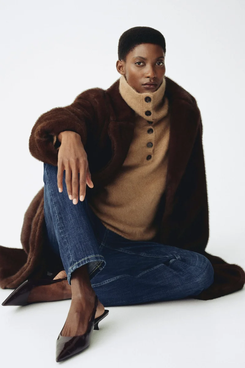 اتش اند ام جينز بخصر مرتفع وقصّة سلِم مستقيمة من تشكيلة ماما