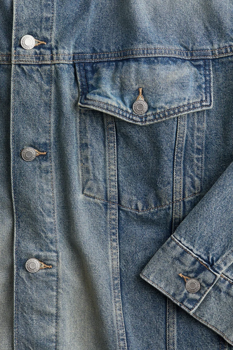 اتش اند ام جاكيت من الدنيم بقصّة فضفاضة