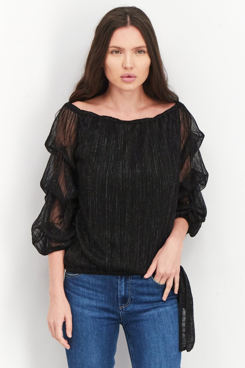 VINCE CAMUTO بلوزة نسائية بياقة باتو وأكمام متعددة الطبقات معدنية، سوداء - Image 1