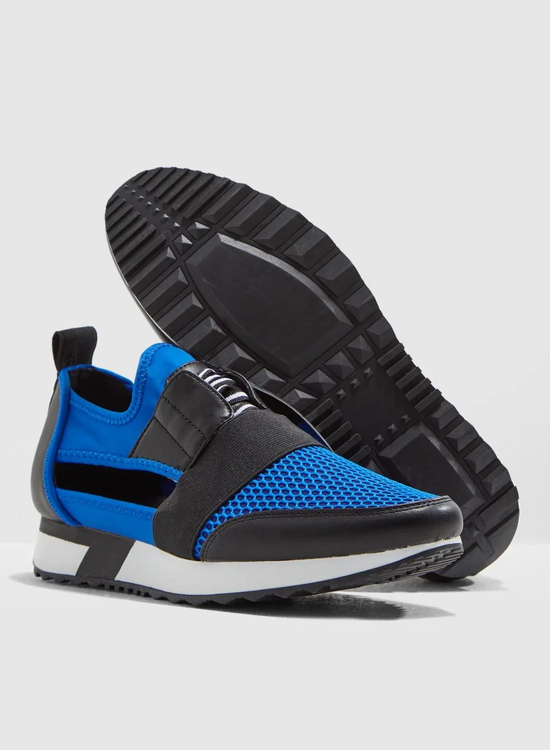 STEVE MADDEN Arctic Sneaker - Blue