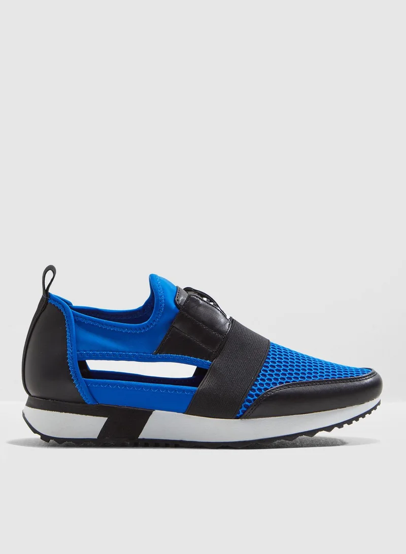 STEVE MADDEN Arctic Sneaker - Blue