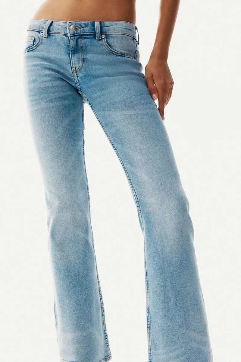 اتش اند ام جينز بقصة حافة واسعة وخصر منخفض